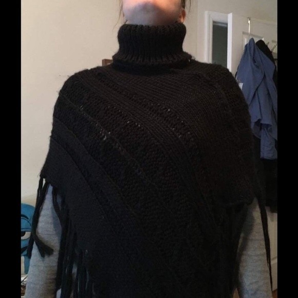 Beautiful Black Knit Poncho - Picture 6 of 9